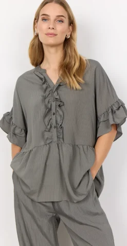 Laica bluse med flæsedetalje og striber army