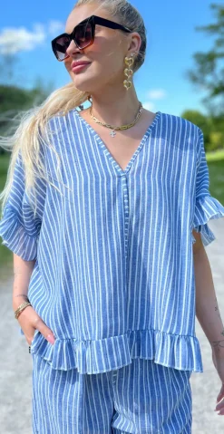 Leonora bluse med striber og bindebånd på ryggen denim LikeLondon