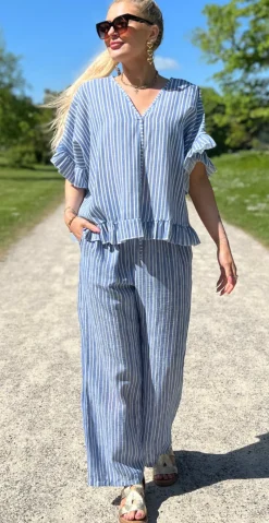 Leonora bluse med striber og bindebånd på ryggen denim LikeLondon