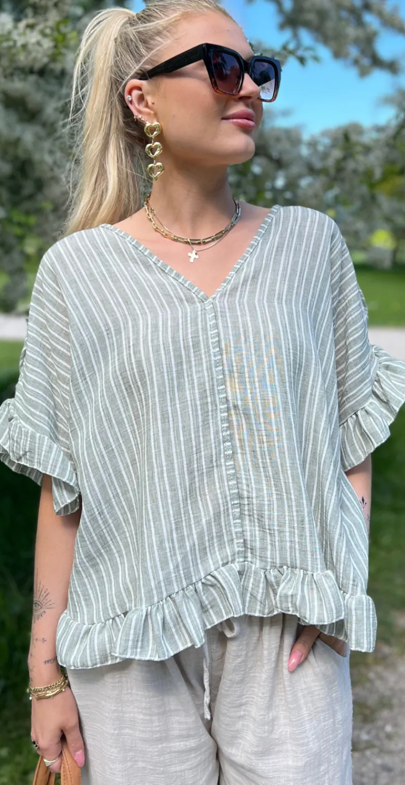 Leonora bluse med striber og bindebånd på ryggen khaki LikeLondon