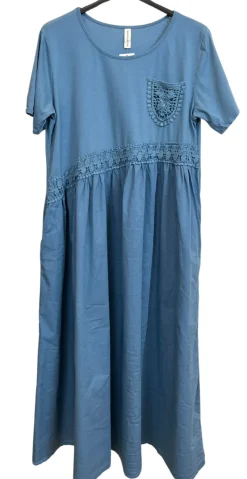 Lola lang kjole med hæklet lomme denim LikeLondon