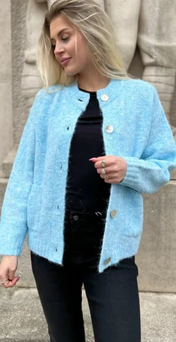 Louisa cardigan med perlemorsknapper lysblå