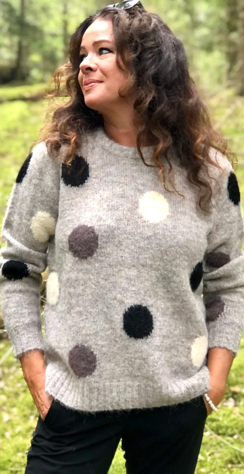Louisa pullover desert taupe w. black