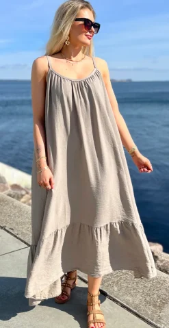 Lydia stropkjole med peplum mocca LikeLondon