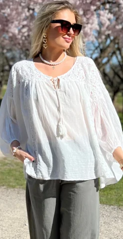 Macha bluse med blonde- og pailletmønster hvid LikeLondon