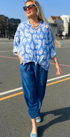 Mae skjortebluse med mønster blå LikeLondon