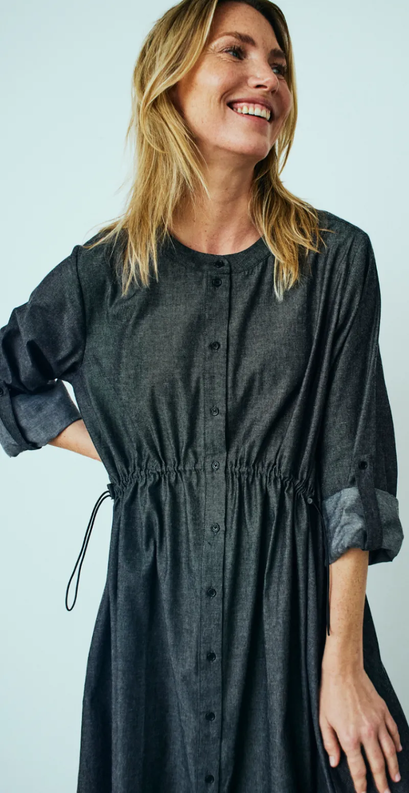 Malay denim kjole med elastik detalje sort
