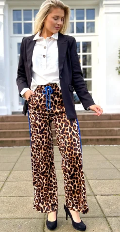 Marina bukser med leoprint og stribe langs siden blå LikeLondon