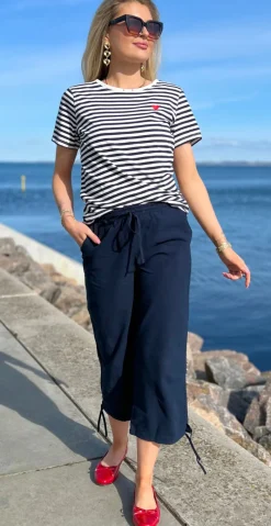 Mian bluse med striber off-white w. navy Freequent