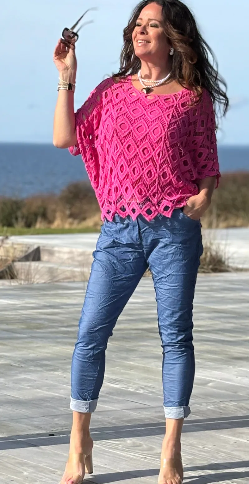 Michela hæklet bluse med indertop pink LikeLondon