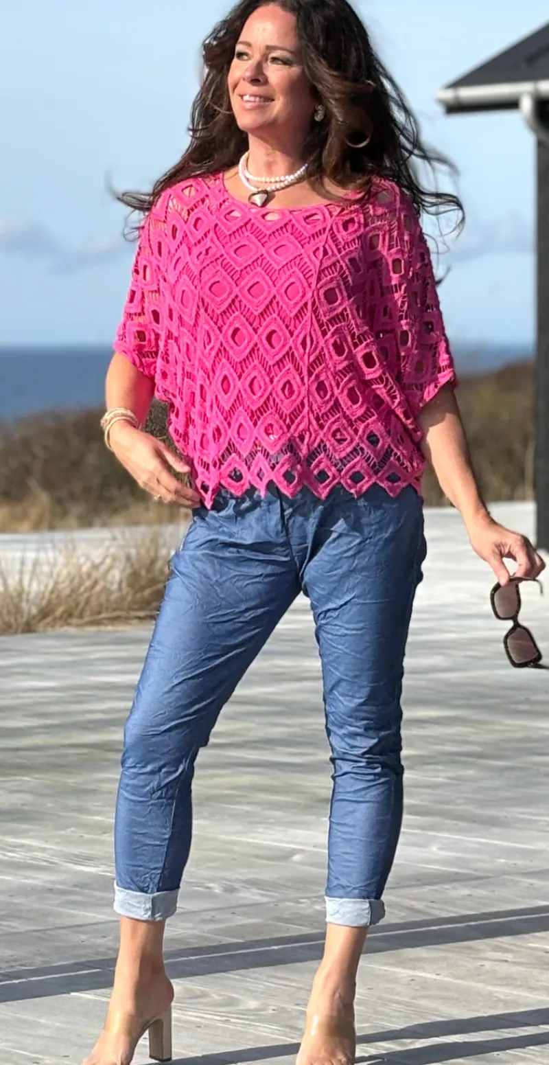 Michela hæklet bluse med indertop pink LikeLondon