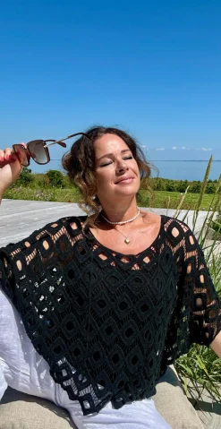 Michela hæklet bluse med indertop sort LikeLondon