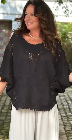Myrna bluse med blondemotiv sort LikeLondon