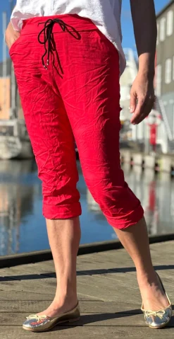 Nora capri buks rød LikeLondon