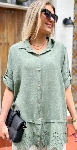 Oda skjortebluse med broderi anglaise khaki LikeLondon