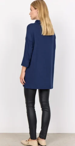 Olivia bluse med høj hals og trekvart ærmer navy