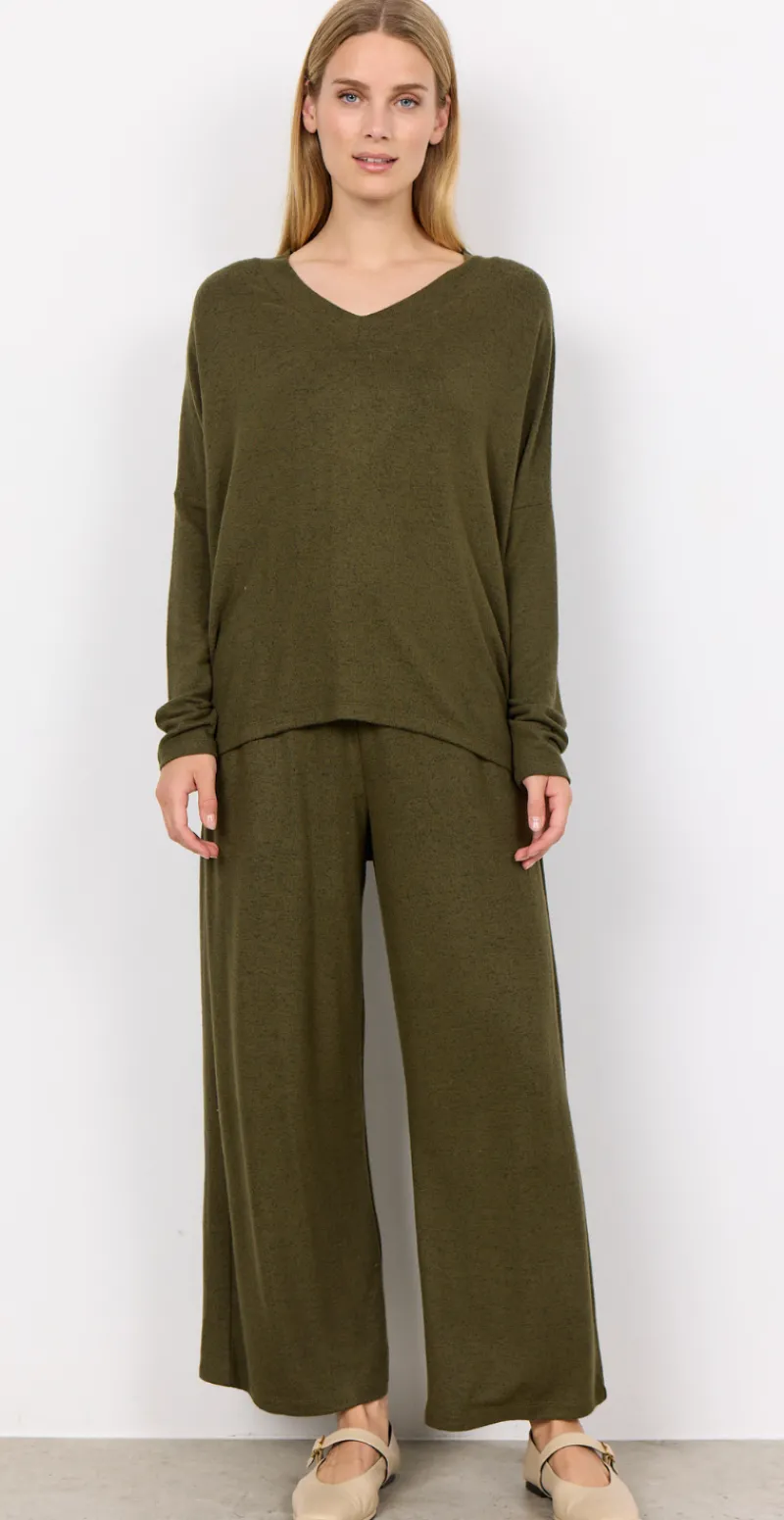 Olivia bluse med v-udskæring oliven