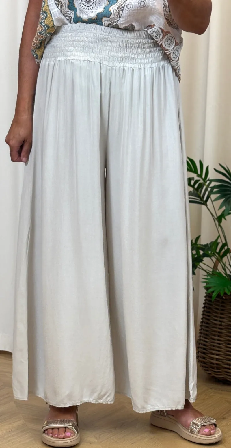 Peggy bukser med brede ben og smock beige LikeLondon