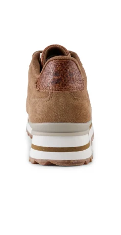 Plateau sneakers i ruskind latte