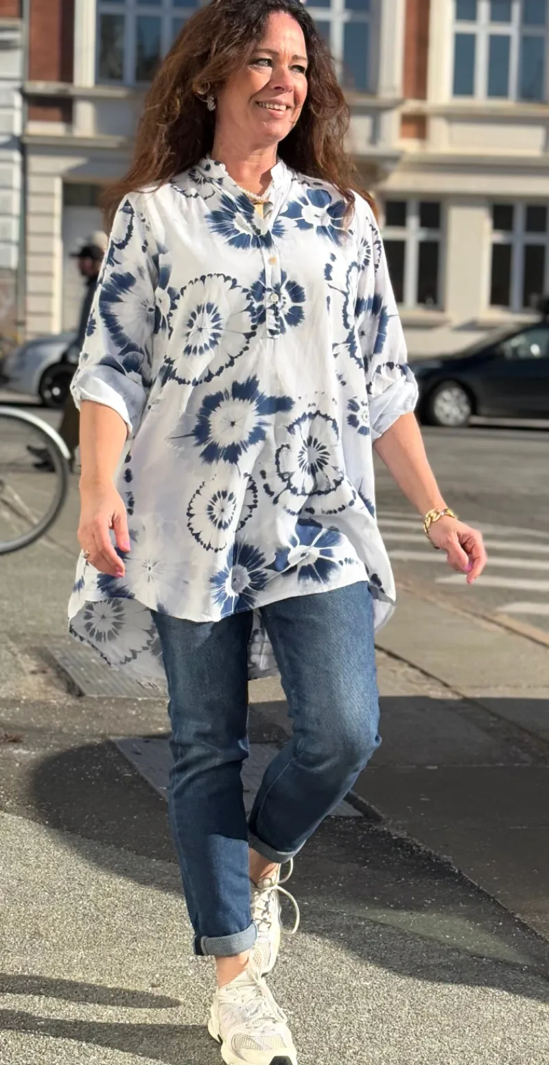 Ruby tunika med tie dye mønster hvid LikeLondon