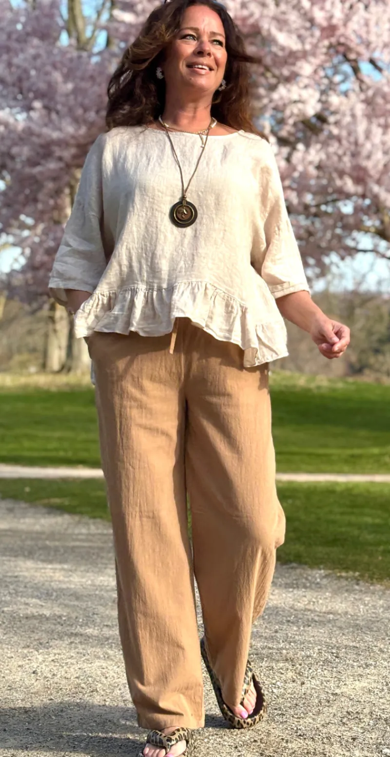 Sally buks med lige ben og lommer desert brown Likelondon