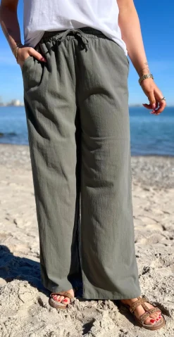 Sally buks med lige ben og lommer khaki Likelondon