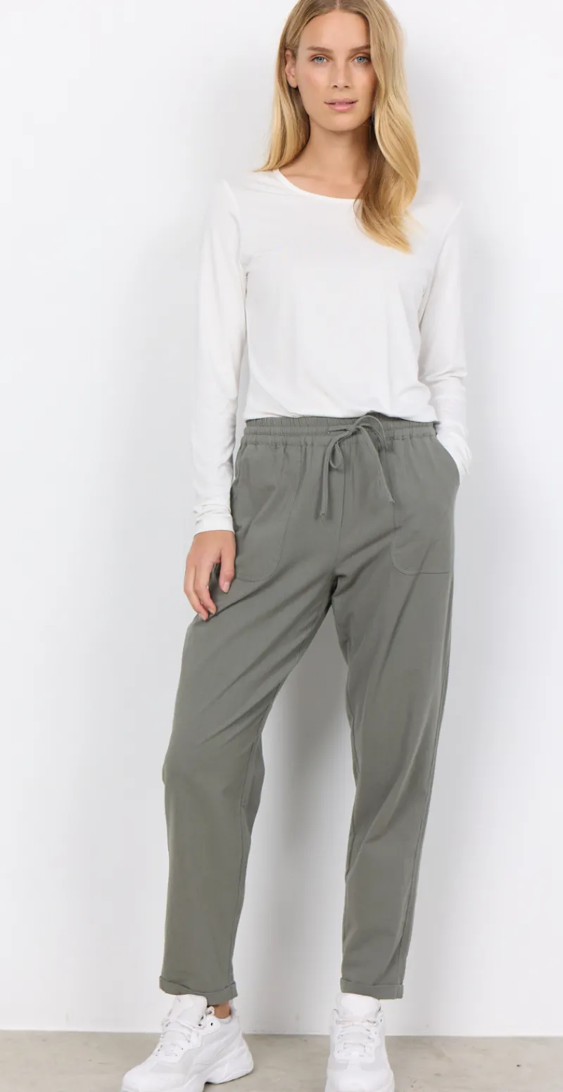 Sally buks med lommer og opsmøg khaki