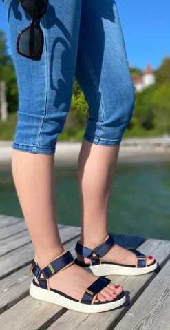 Sandal med velcro i navy