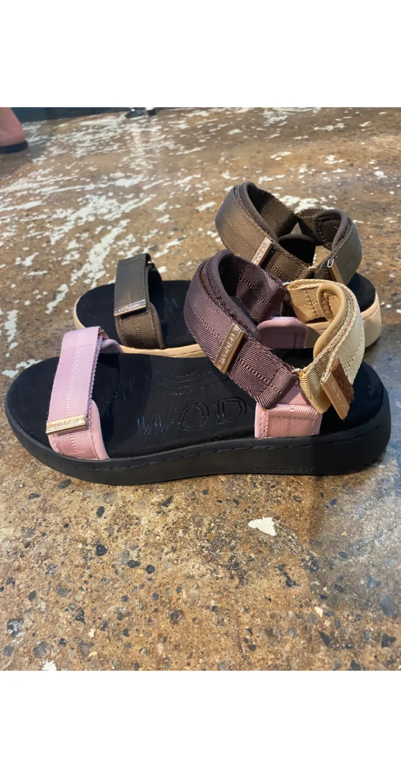 Sandal med velcro i zephyr multi