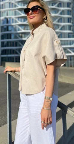 Sherry kort jakke i ruskindslook med korte ærmer beige LikeLondon