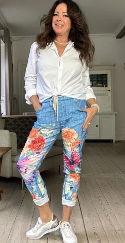 Sisse bukser med farverige blomster blå/blomster Likelondon