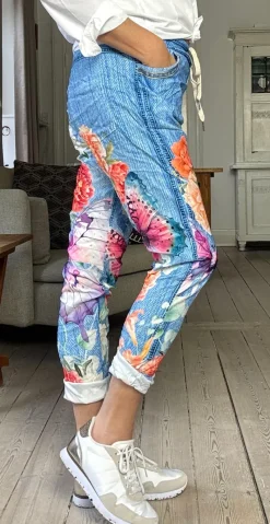 Sisse bukser med farverige blomster blå/blomster Likelondon