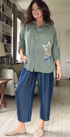 Skye skjorte med stjerne motiv khaki LikeLondon