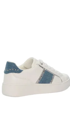 Sneakers med nitter, glitter og denim