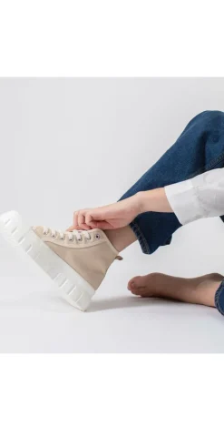 Sneakers med snørebånd beige
