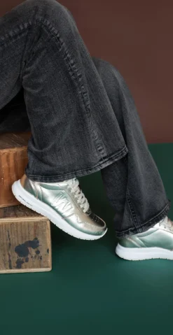 Sneakers natural soft metallic gold