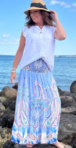 Thora nederdel med paisley print sky LikeLondon