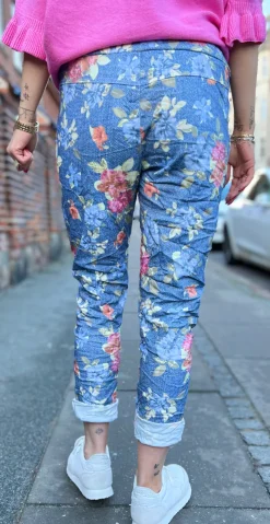 Wendy denimbukser med blomsterprint Dark denim LikeLondon