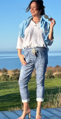 Wendy denimbukser med paisley print dark denim LikeLondon