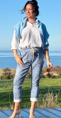 Wendy denimbukser med paisley print dark denim LikeLondon