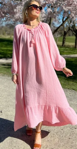 Wiki kjole med snørre og vidde ved ærmer rosa LikeLondon