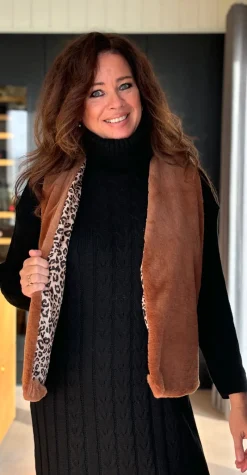 Zenia faux fur vest chocolate LikeLondon